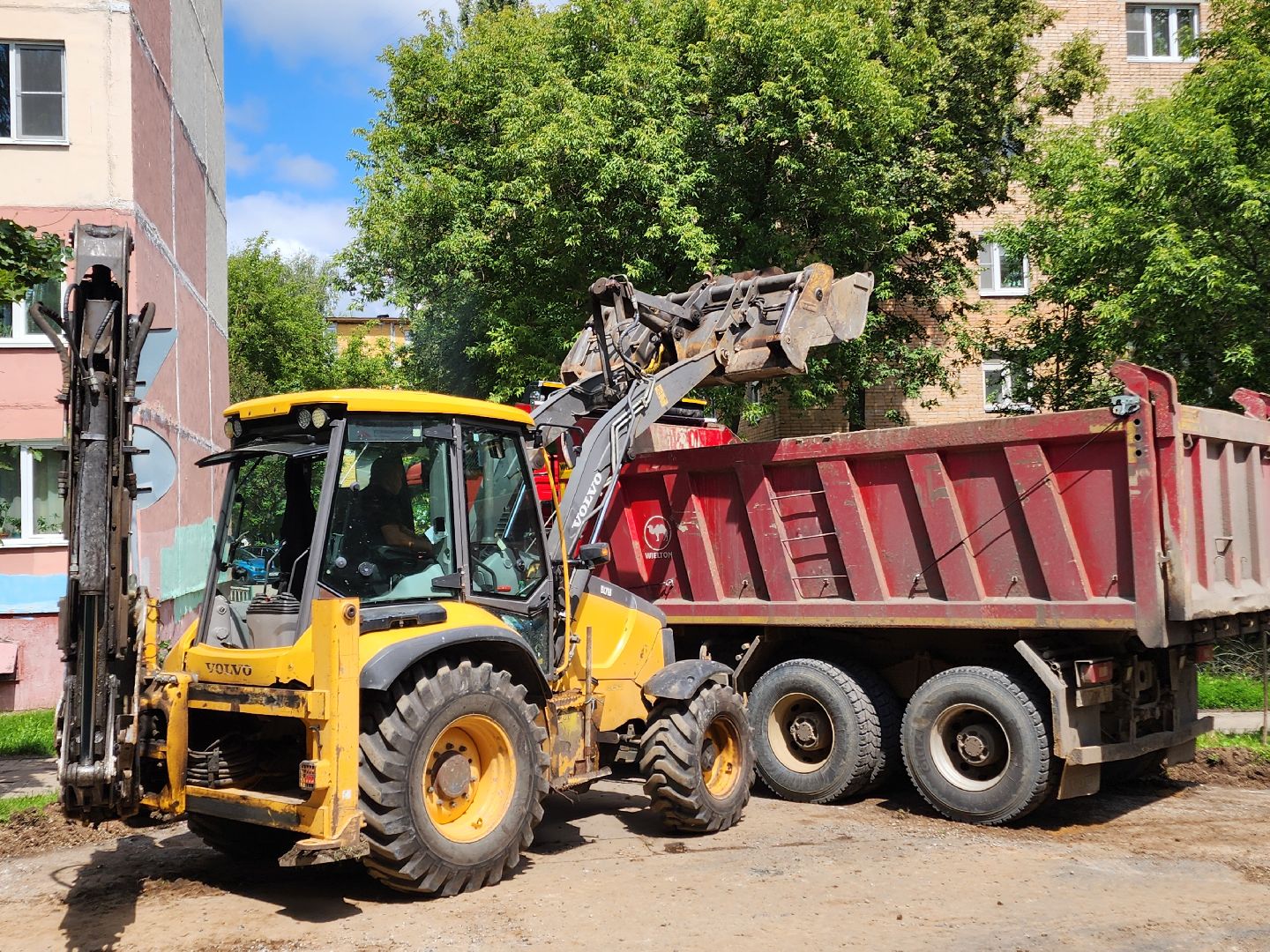чехов, улица мира, дорожный ремонт , капремонт проезжей части , новые бордюры, автостоянки, парковочные карманы , тротуары, обновление, госпрограмма московской области, развитие дорожной инфраструктуры,