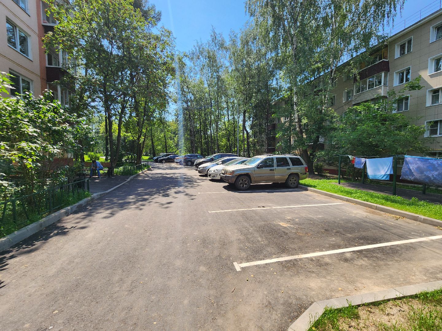 чехов, улица чехова 59, комплексное благоустройство дворов, ремонт проездов, пешеходные дорожки и тропинки, ремонт тротуаров, расширение парковок, скамейки и урны, уличное освещение, спортивная площадка, госпрограмма московской области, формирование комфортной городской среды,