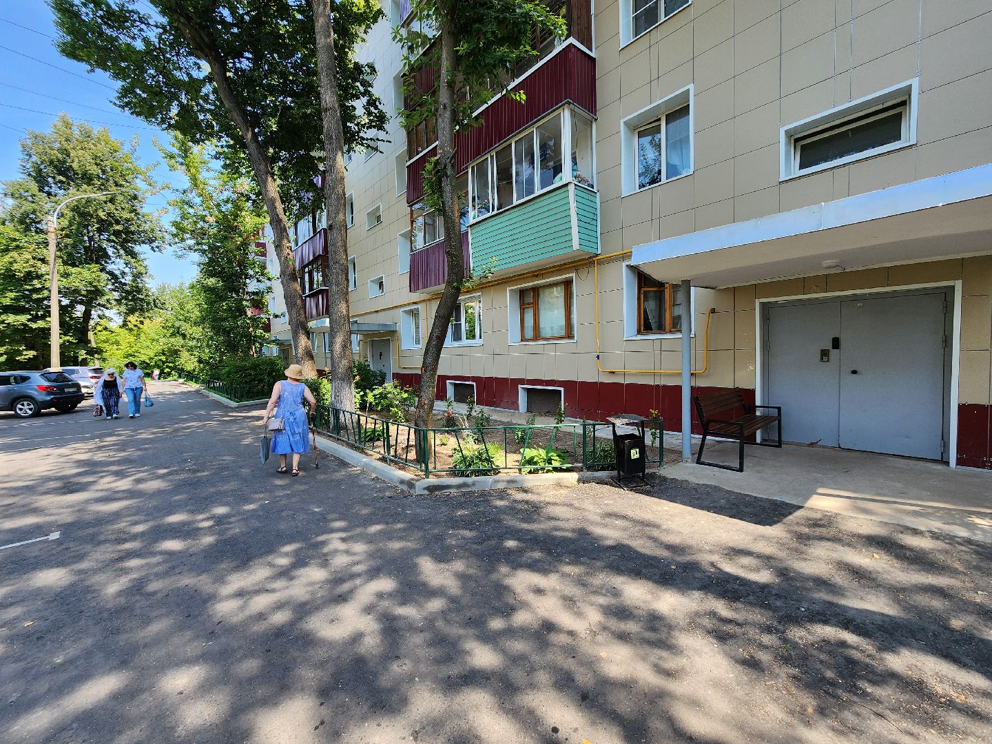 чехов, улица чехова 59, комплексное благоустройство дворов, ремонт проездов, пешеходные дорожки и тропинки, ремонт тротуаров, расширение парковок, скамейки и урны, уличное освещение, спортивная площадка, госпрограмма московской области, формирование комфортной городской среды,