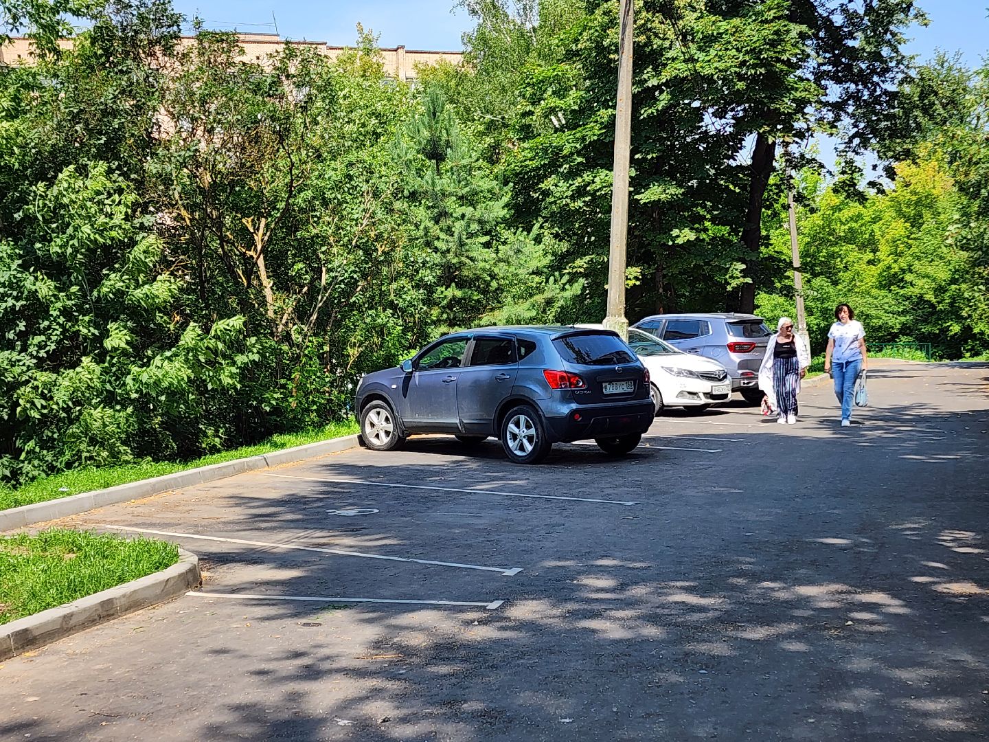 чехов, улица чехова 59, комплексное благоустройство дворов, ремонт проездов, пешеходные дорожки и тропинки, ремонт тротуаров, расширение парковок, скамейки и урны, уличное освещение, спортивная площадка, госпрограмма московской области, формирование комфортной городской среды,