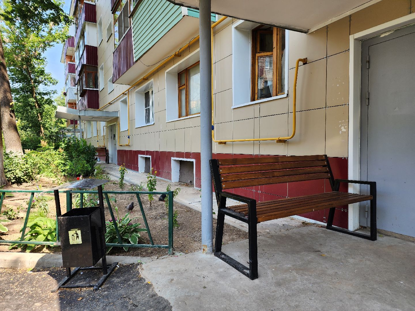 чехов, улица чехова 59, комплексное благоустройство дворов, ремонт проездов, пешеходные дорожки и тропинки, ремонт тротуаров, расширение парковок, скамейки и урны, уличное освещение, спортивная площадка, госпрограмма московской области, формирование комфортной городской среды,