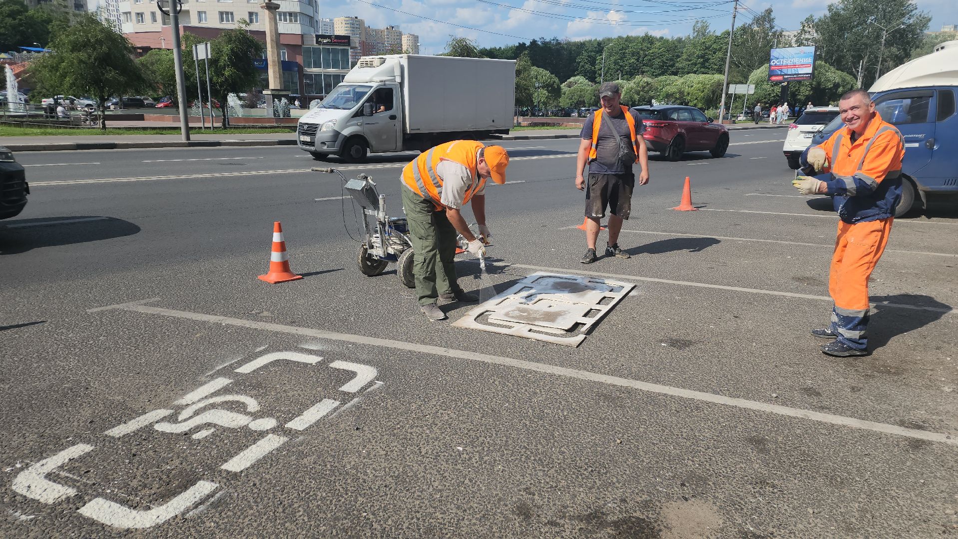 вертикалки, пушкино, парковка для инвалидов, разметка на парковке, краска, коммунальная служба, транспорт, дороги,