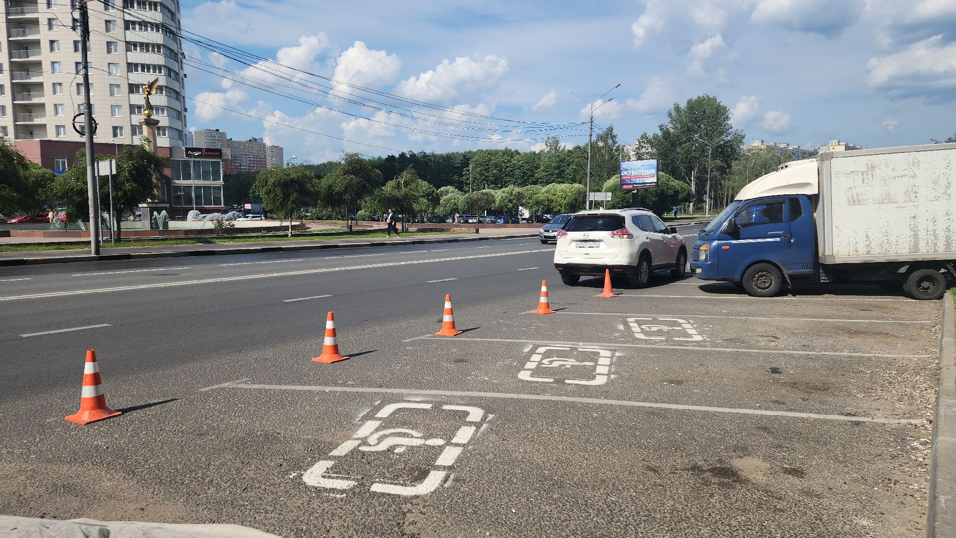 вертикалки, пушкино, парковка для инвалидов, разметка на парковке, краска, коммунальная служба, транспорт, дороги,