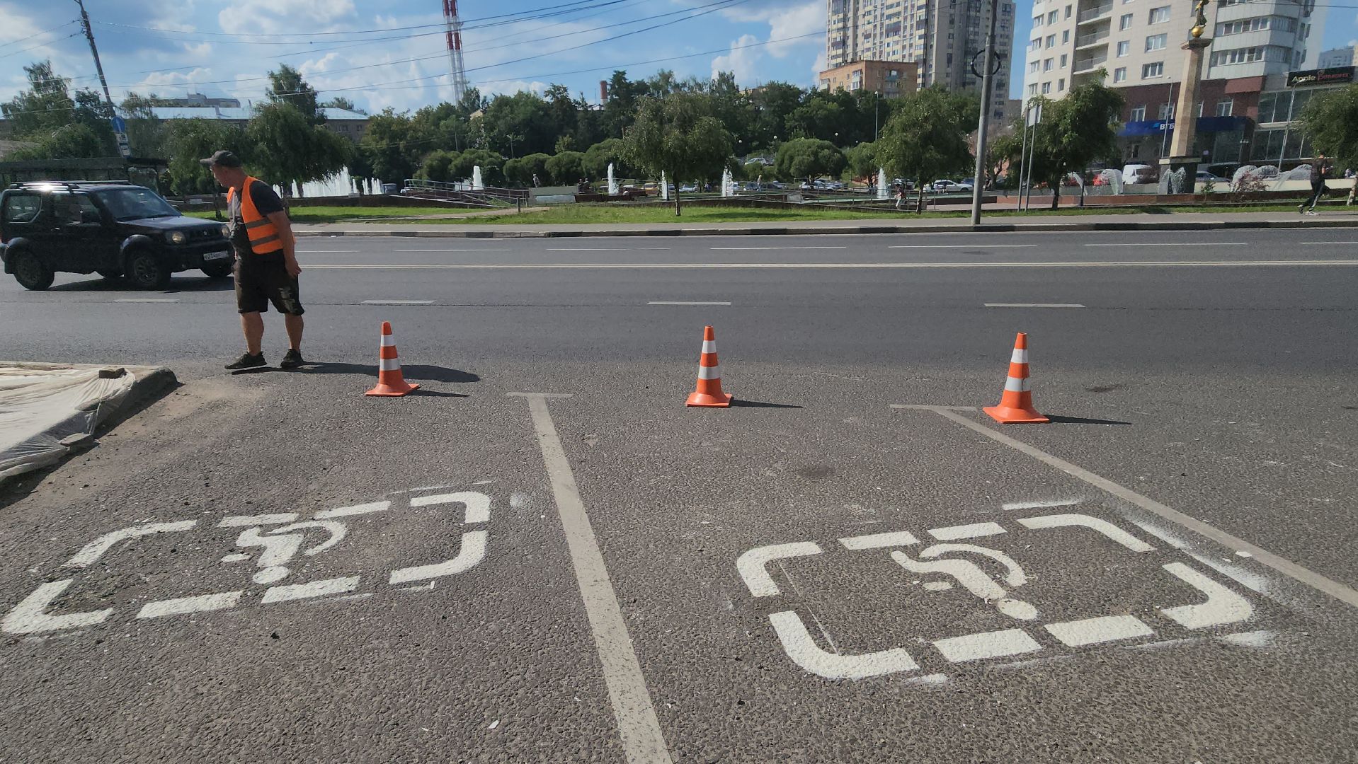 вертикалки, пушкино, парковка для инвалидов, разметка на парковке, краска, коммунальная служба, транспорт, дороги,