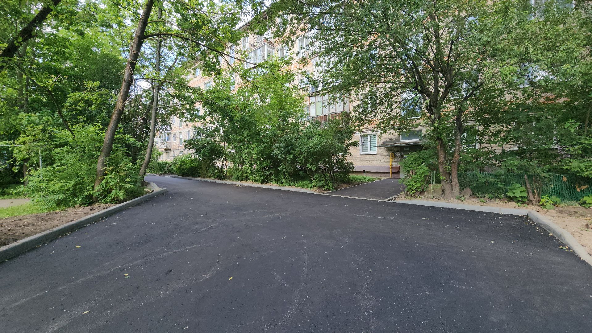 Асфальтирование , новый асфальт, Лобня, Благоустройство дворов,