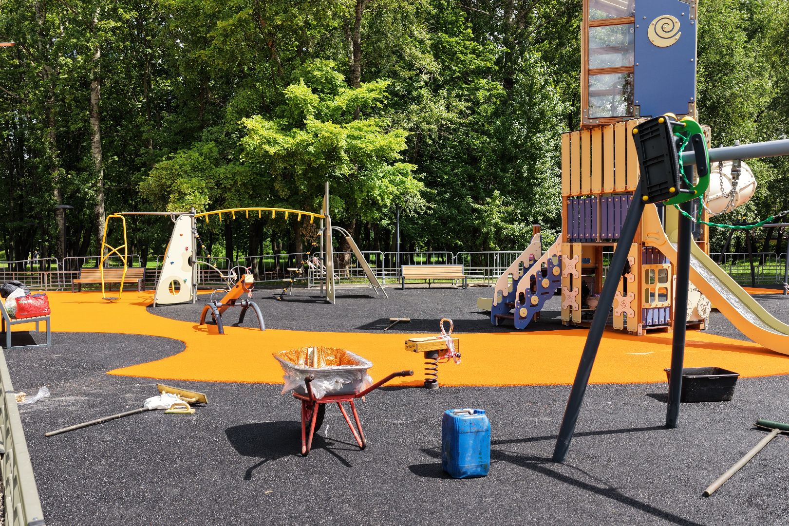 видео с коптера, парк фабричный пруд реутов, благоустройство реутов, игровая зона в парке ,