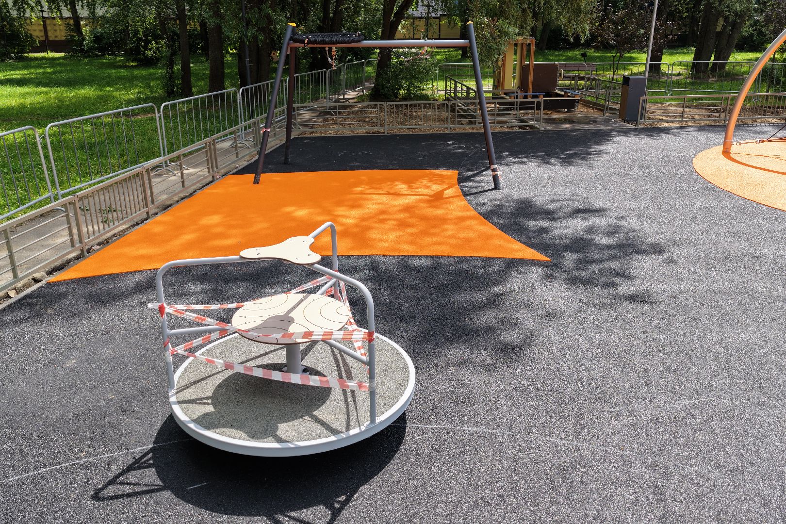 видео с коптера, парк фабричный пруд реутов, благоустройство реутов, игровая зона в парке ,