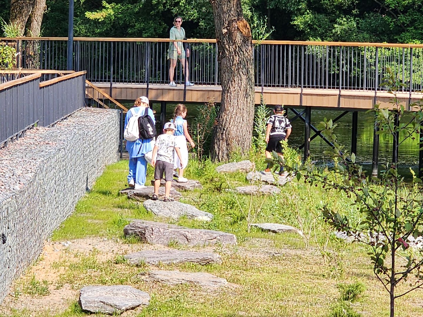 чехов, улица береговая, набережная реки теребенка, день любви семьи и верности, праздник, благоустройство, реконструкция, глава округа михаил собакин, обновление набережной, пешеходные дорожки, детские и спортивные площадки, озеленение, зоны отдыха, госпрограмма московской области, формирование комфортной городской среды,праздничная программа, торжественное открытие,