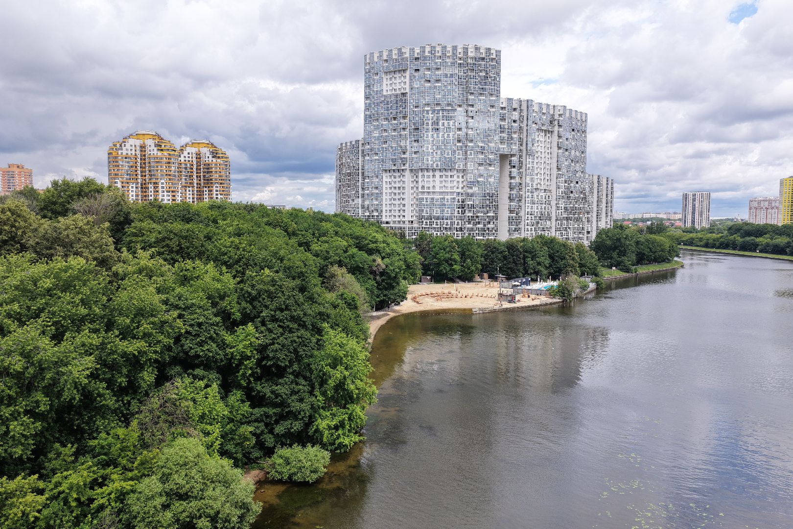 видео с коптера, пляжная зона в химках, парк имени льва толстого, лето в подмосковье,