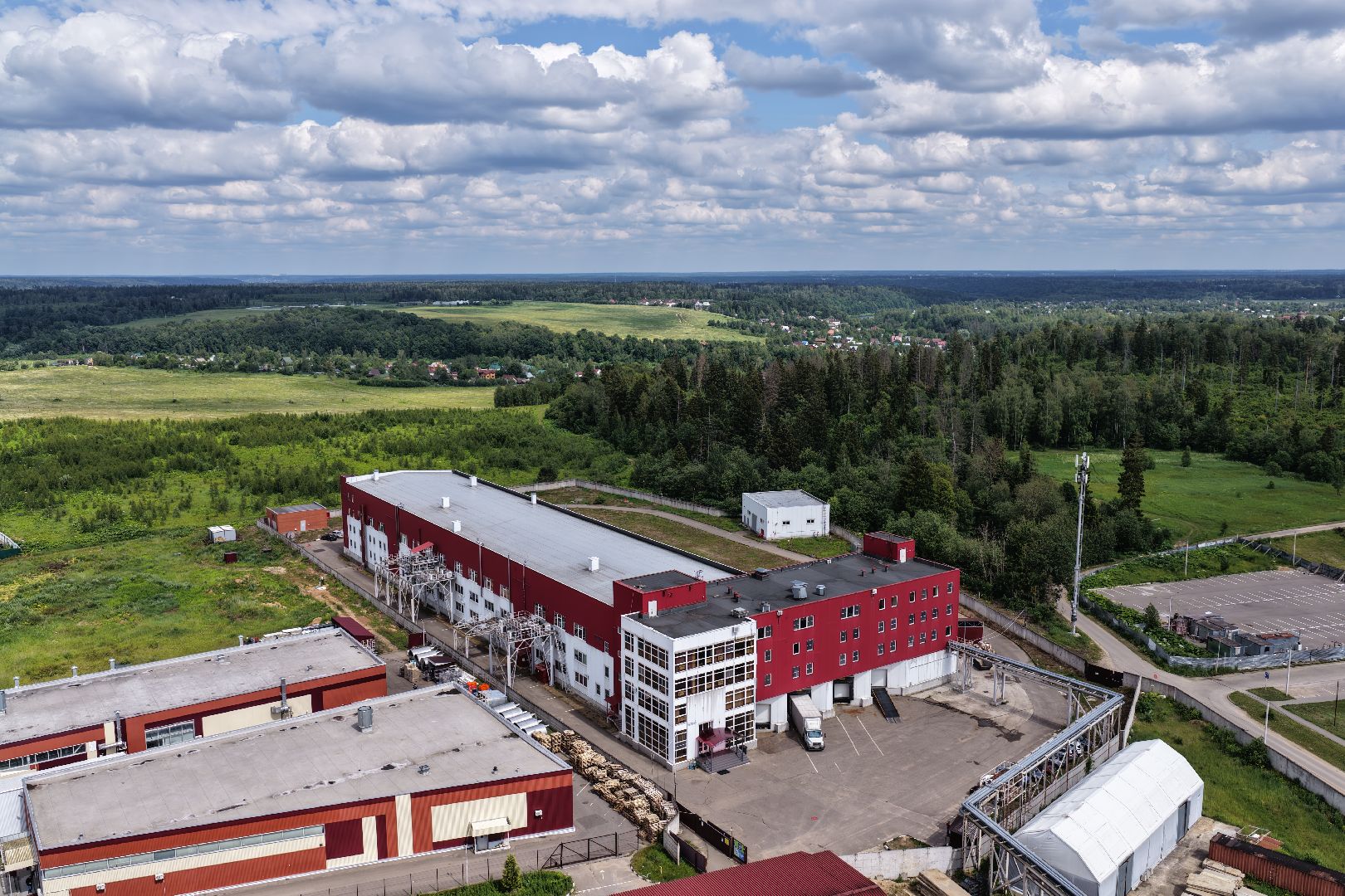 видео с коптера,  производство БАДов, завод в рузе,