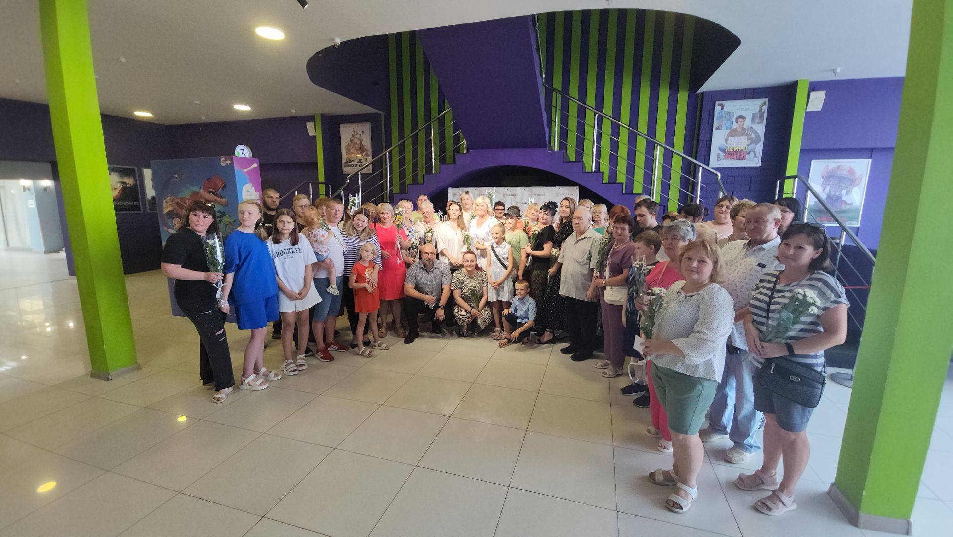 серпухов, трк б-класс, кинотеатр кинолюкс серпухов, московское шоссе, день семьи любви и верности, волонтеры твори добро,