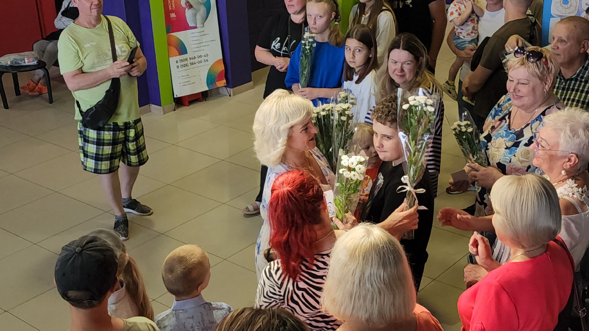 серпухов, трк б-класс, кинотеатр кинолюкс серпухов, московское шоссе, день семьи любви и верности, волонтеры твори добро,