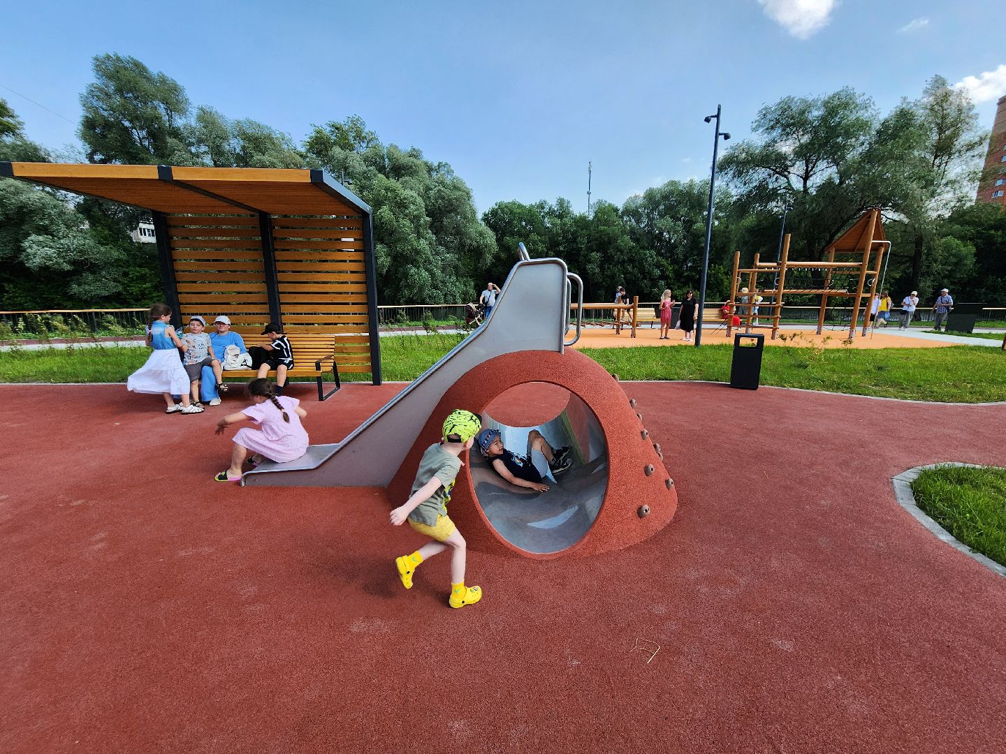 чехов, улица береговая, набережная реки теребенка, благоустройство, реконструкция, обновление, детские игровые площадки, детские комплексы, игровые элементы, зоны отдыха, скамейки и урны, озеленение, пешеходные дорожки, велосипедные дорожки, спортивные площадки, пляж, видеокамеры, госпрограмма московской области, формирование комфортной городской среды,