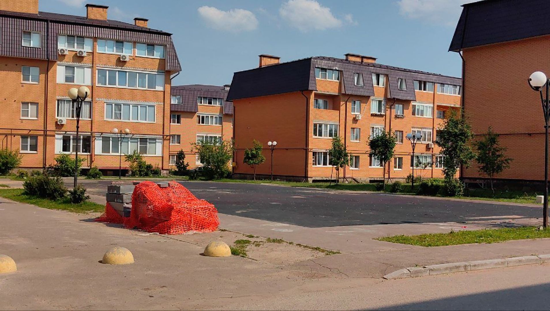 площадка, воркаут, качели, урны,