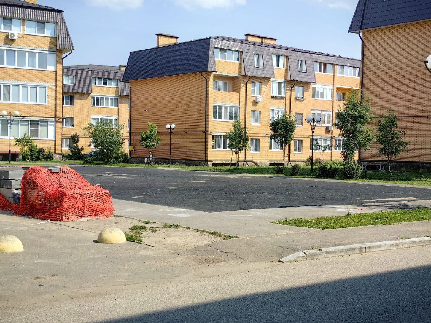 площадка, воркаут, качели, урны,