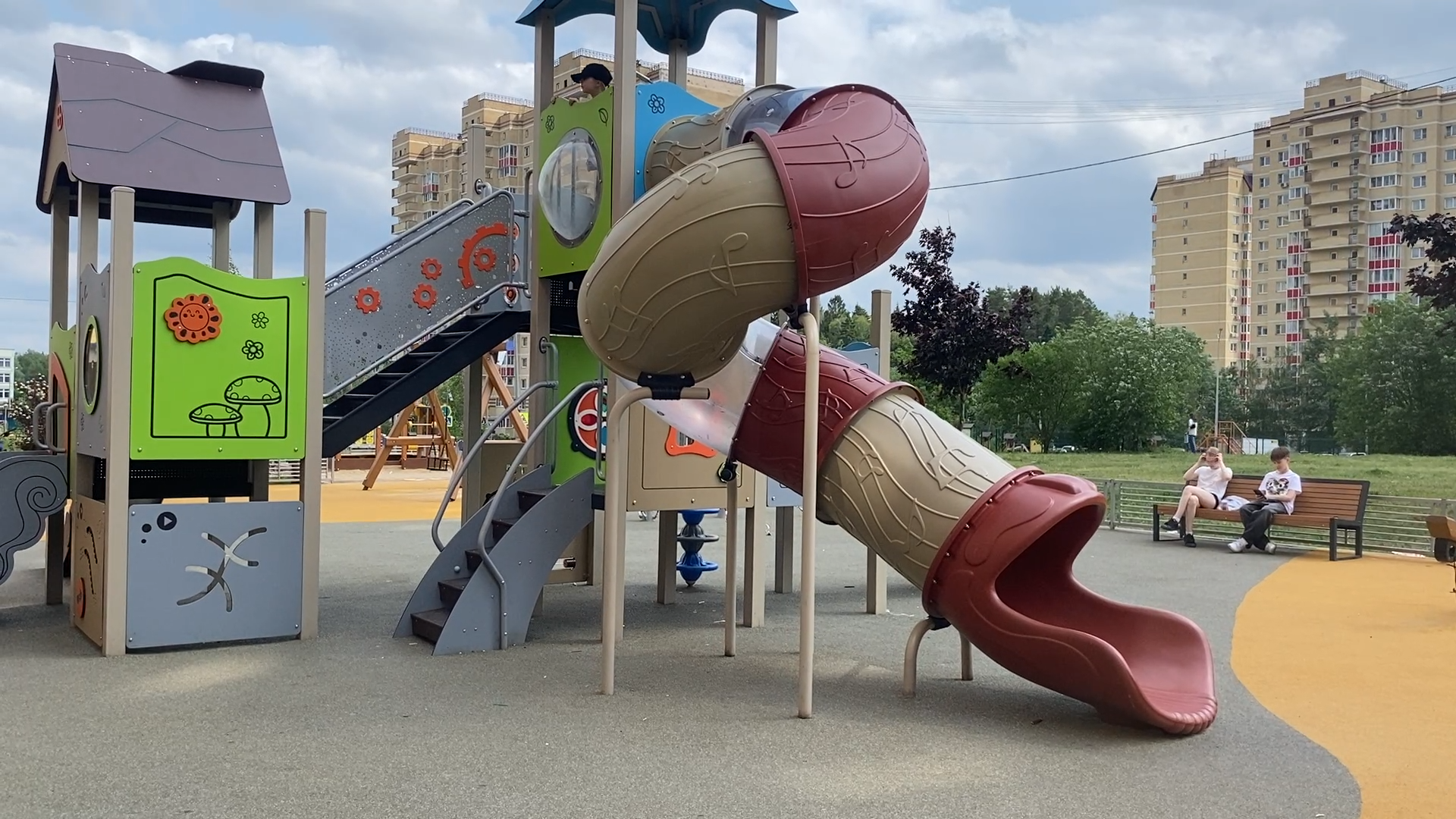 детская площадка, власиха школьный, микрорайон школьный, деревянная горка, мафы для площадки,