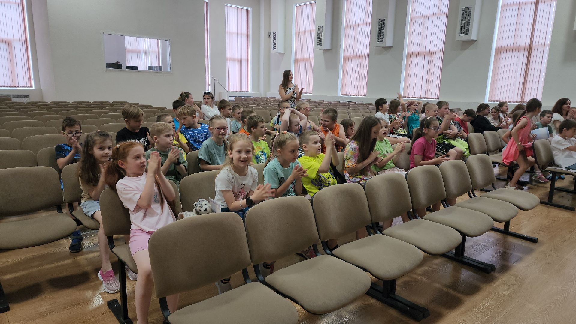 Танцы, Флешмоб, Лобня, закрытие летнего лагеря, летний лагерь,