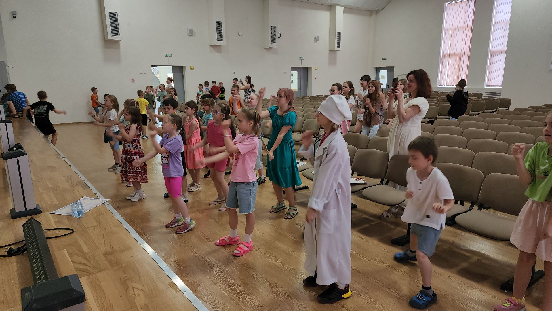 Танцы, Флешмоб, Лобня, закрытие летнего лагеря, летний лагерь,