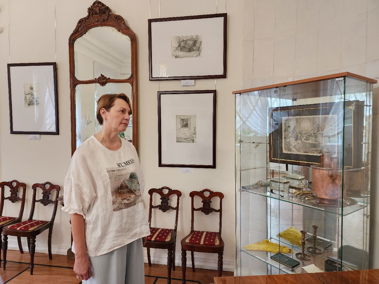 чехов, улица пушкина 10, музей-усадьба лопасня-зачатьевское, выставка, приют сияньем муз одетый, александр пушкин, музей-заповедник михайловское, село тригорское, картины, книги, мебель,  декоративно-прикладное искусство,