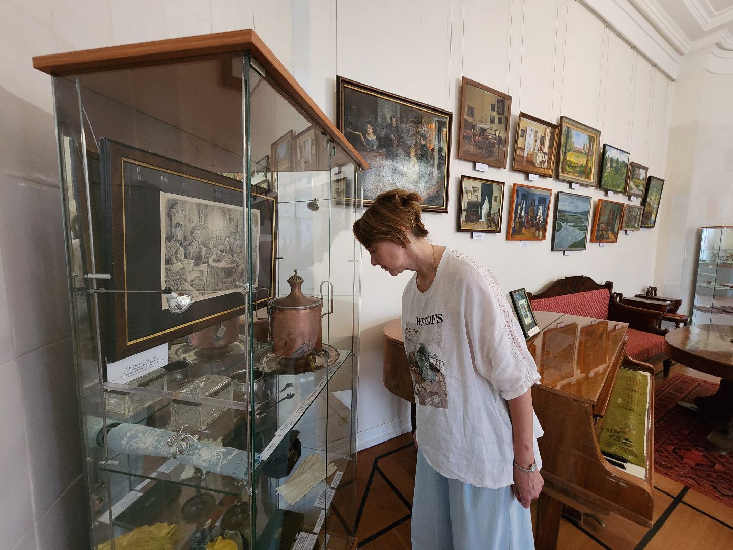 чехов, улица пушкина 10, музей-усадьба лопасня-зачатьевское, выставка, приют сияньем муз одетый, александр пушкин, музей-заповедник михайловское, село тригорское, картины, книги, мебель,  декоративно-прикладное искусство,