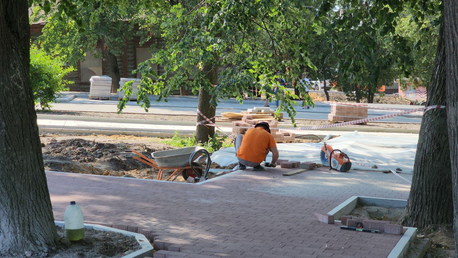 кашира, благоустройство, комфортная городская среда, историческая часть города, тротуар, бордюрный камень, парк,