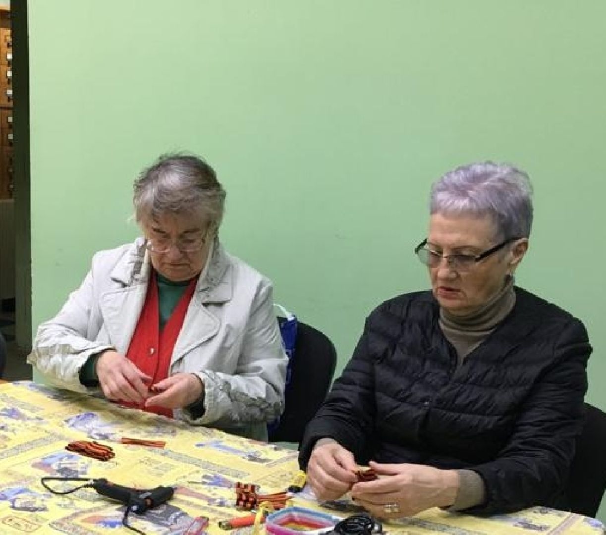 георгиевская лента, мастер-класс, библиотека, Протвино, День Победы