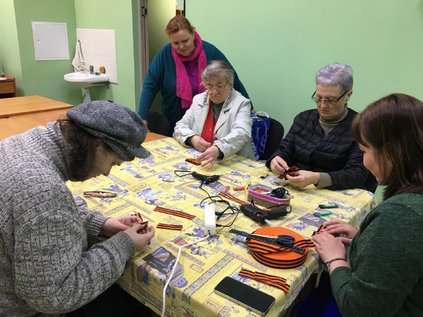 георгиевская лента, мастер-класс, библиотека, Протвино, День Победы