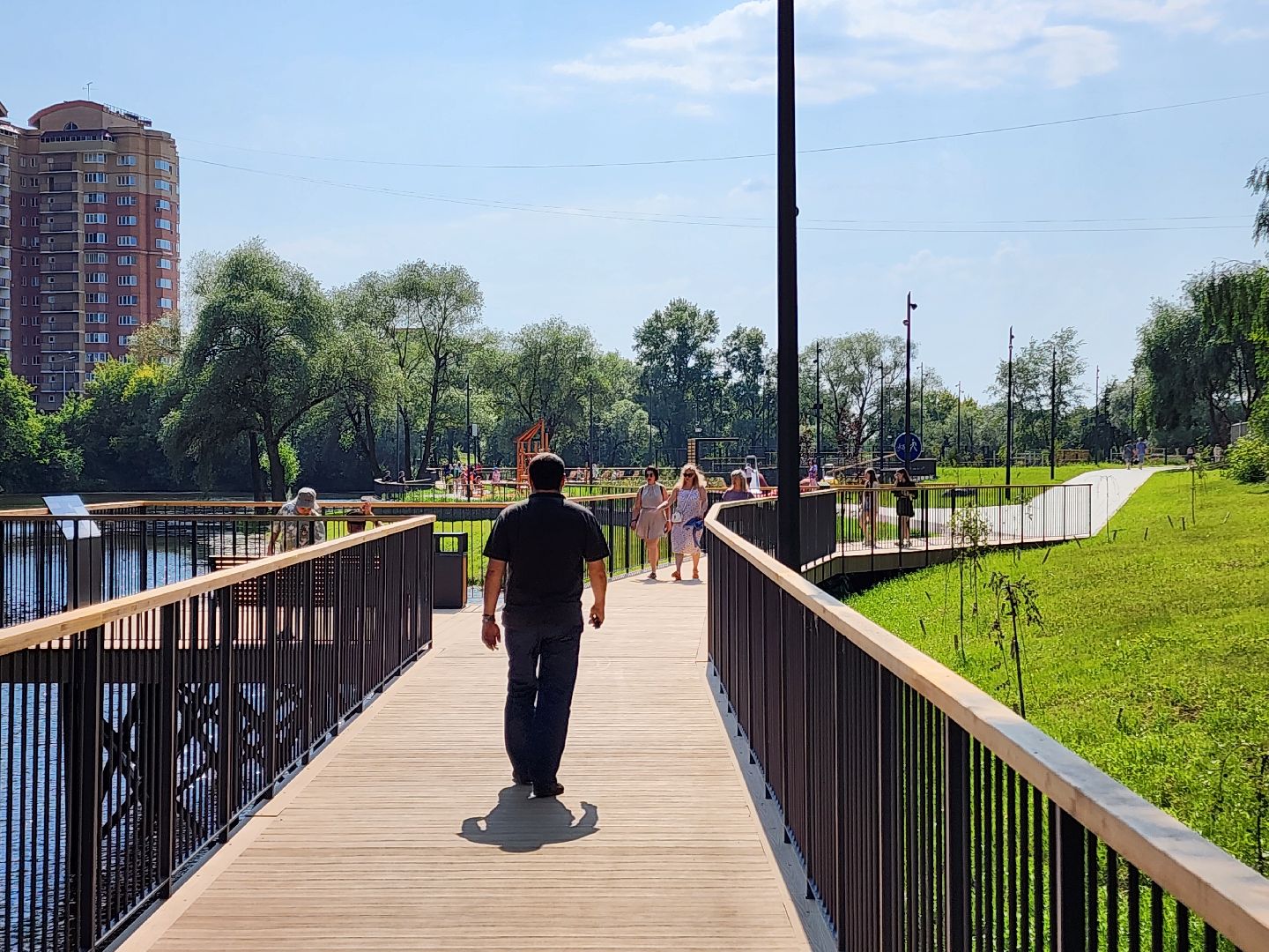 чехов, улица береговая, набережная реки теребенка, благоустройство , реконструкция, пляж, белый песок, зона отдыха с лежаками, место для загара, детские и спортивные площадки , пешеходные зоны и дорожки, госпрограмма московской области, формирование комфортной городской среды,