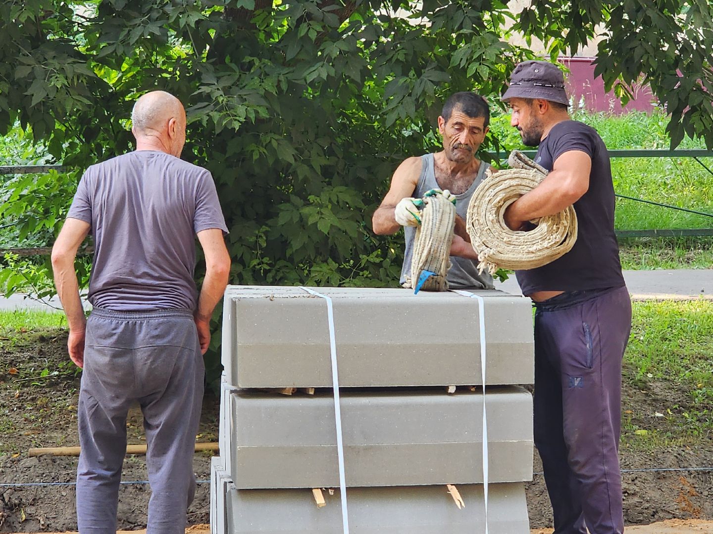 чехов, улица ильича, дорожный ремонт, капремонт дороги, установка бордюров, замена дорожного покрытия, госпрограмма московской области, развитие дорожного комплекса, план ремонта на 2025 год,