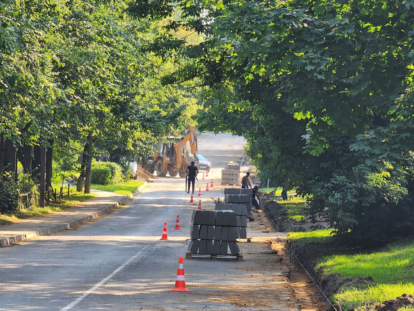 чехов, улица ильича, дорожный ремонт, капремонт дороги, установка бордюров, замена дорожного покрытия, госпрограмма московской области, развитие дорожного комплекса, план ремонта на 2025 год,