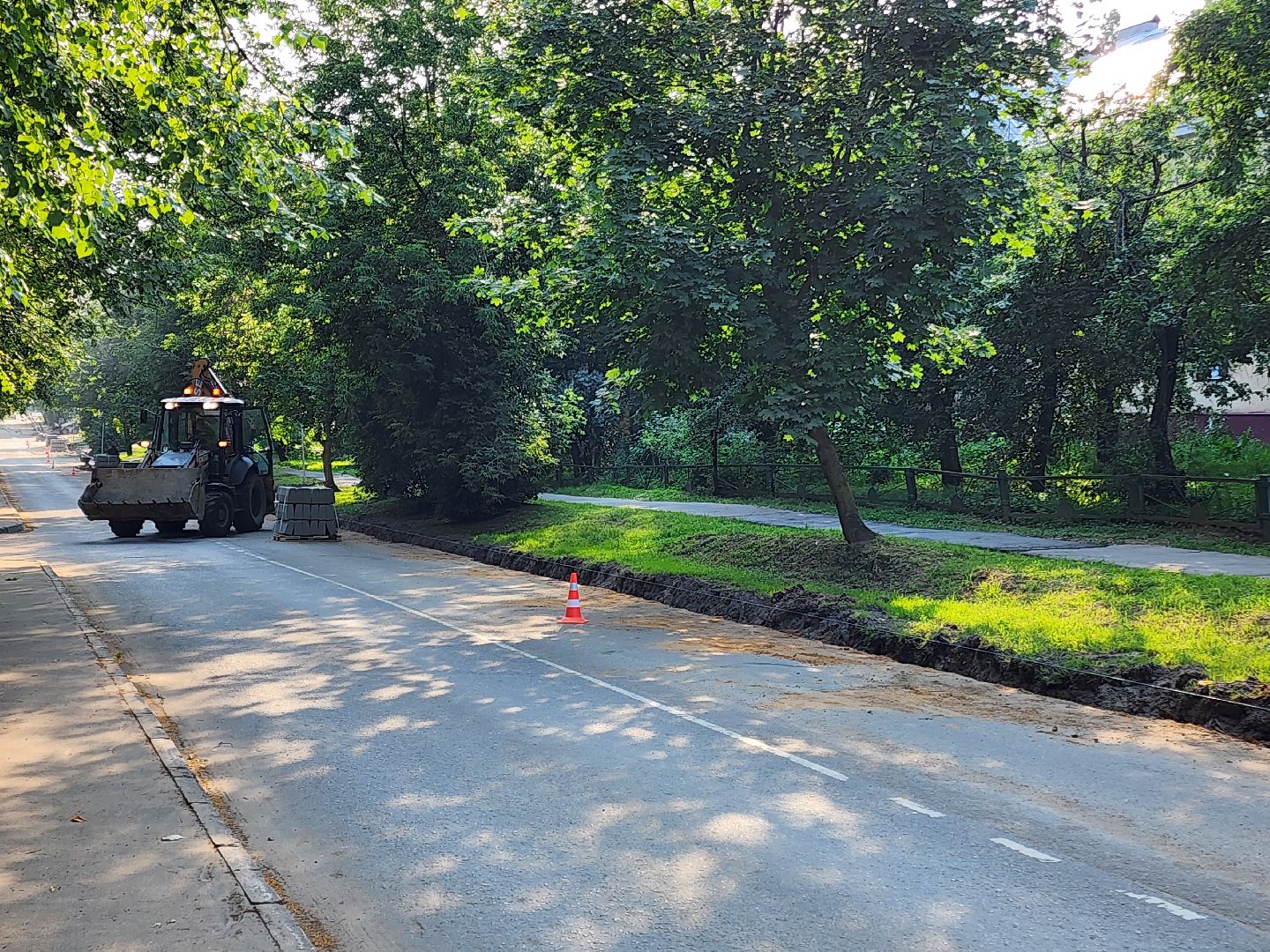 чехов, улица ильича, дорожный ремонт, капремонт дороги, установка бордюров, замена дорожного покрытия, госпрограмма московской области, развитие дорожного комплекса, план ремонта на 2025 год,