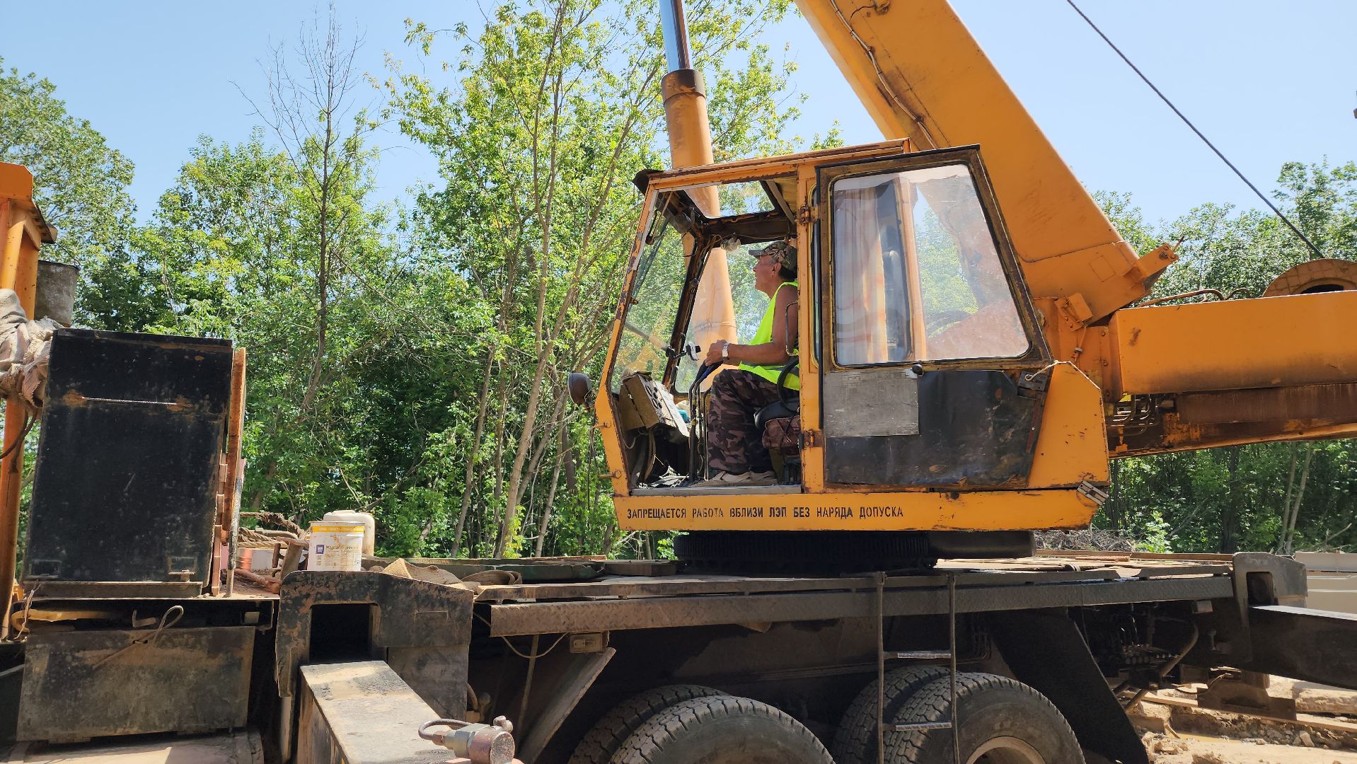 Крановщик, подъемный кран, Лобня , надземный переход,