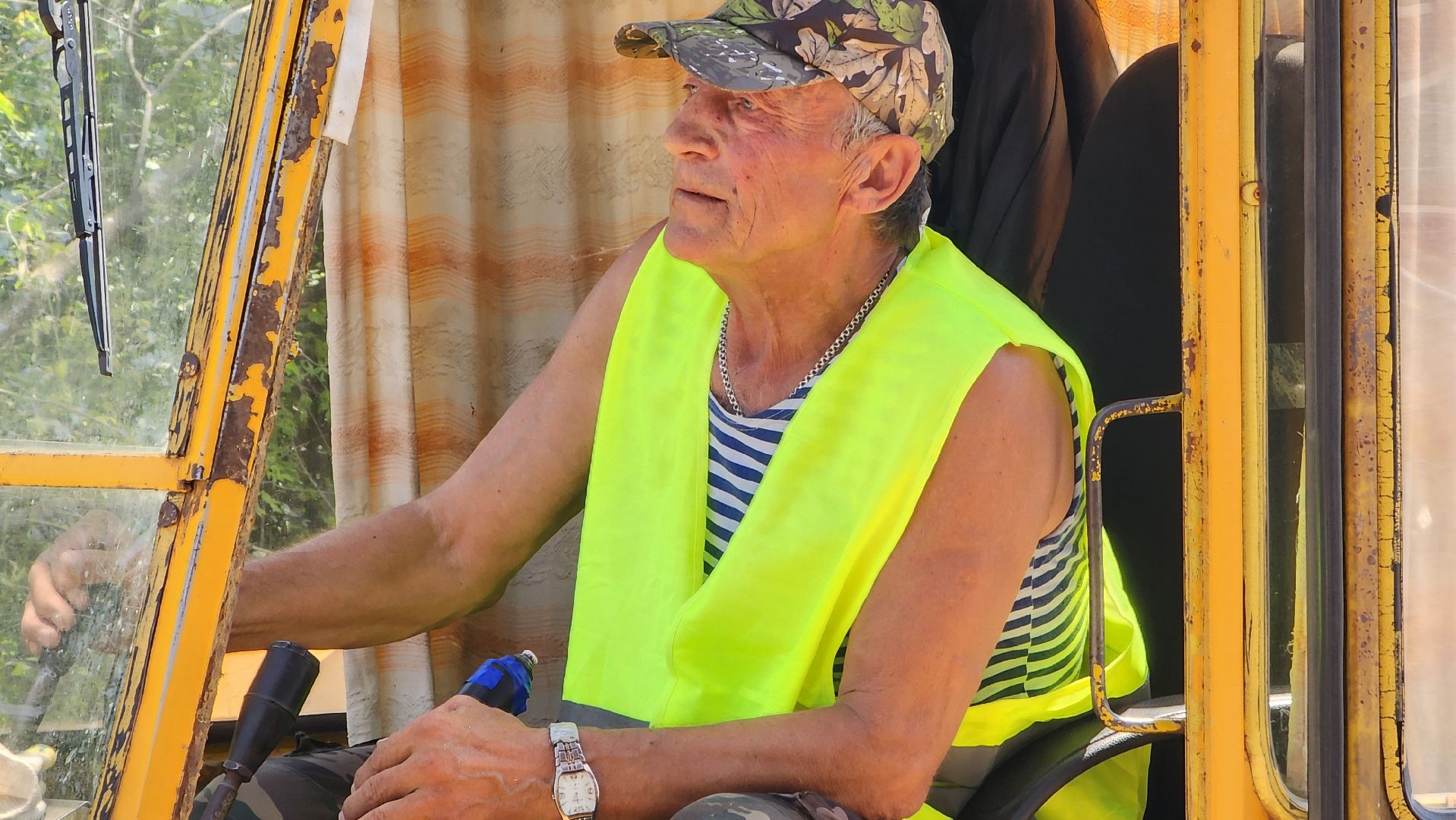 Крановщик, подъемный кран, Лобня , надземный переход,