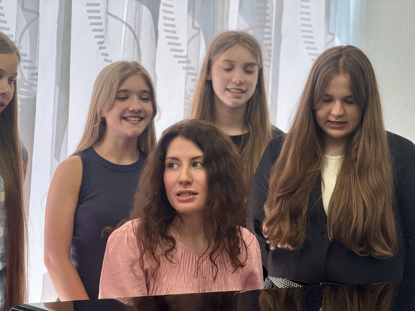 вокальный коллектив эврика , детская школа искусств , звание образцовый , ленинский городской округ,