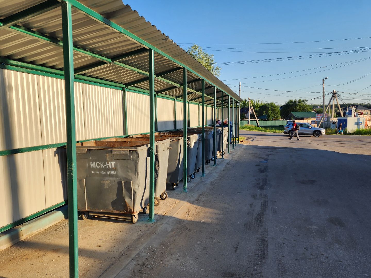 чехов,  выездная администрация, васькино, улица полевая, контейнерная площадка, вывоз мусора, обращение с отходами,  региональный оператор, график вывоза тко, мария стойнова, зам главы округа виталий шишкин,встреча с жителями, обращения граждан,