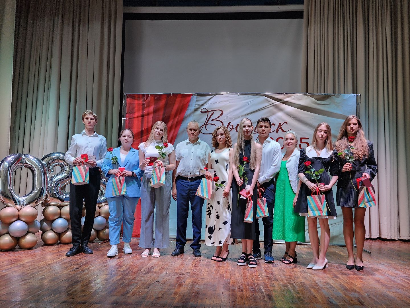 фрязино, медалисты 2025, выпускники, золотые медали,