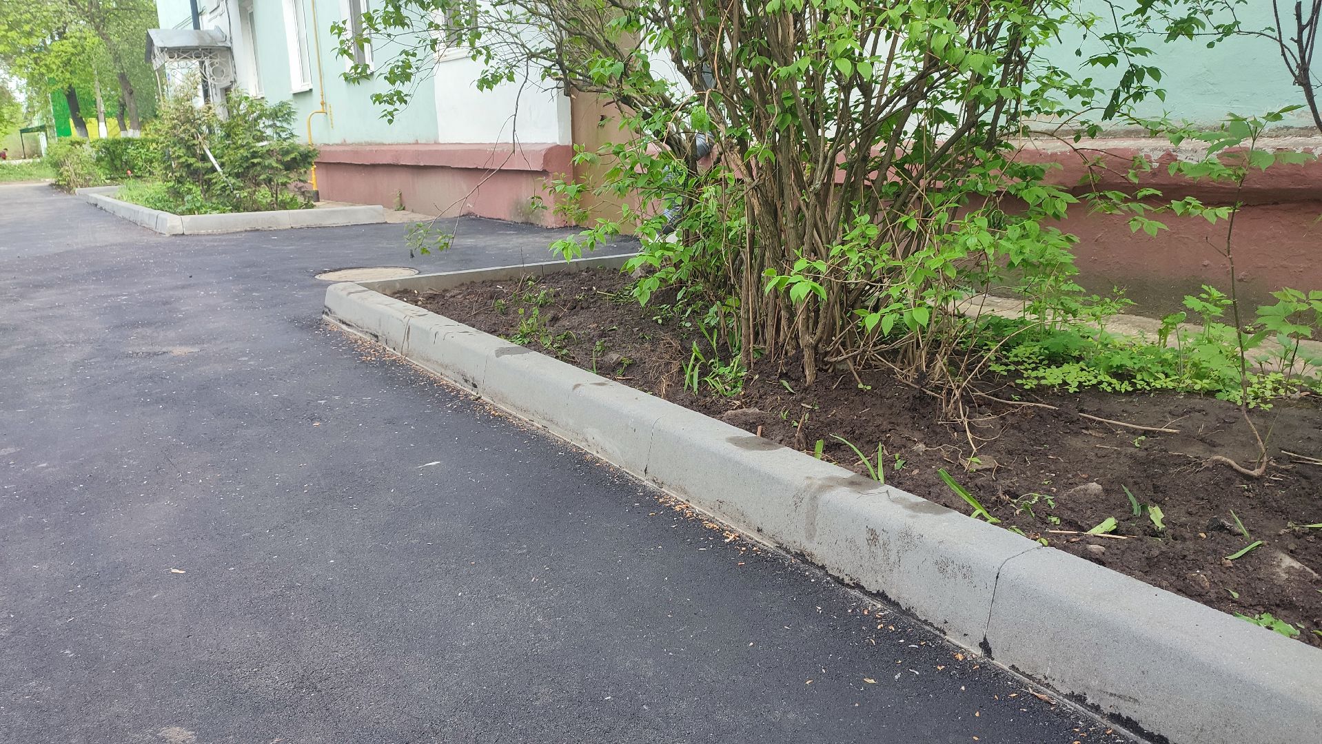 Кашира, благоустройство, двор, МКД, асфальт, бордюрный камень