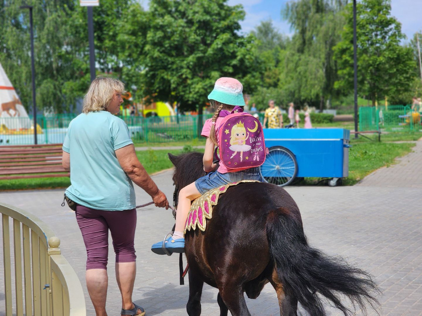 дубна, парк семейного отдыха, баба яга,детский праздник, катание верхом, пони, лошади,