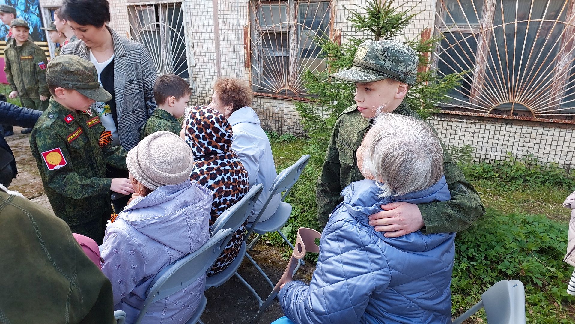 день победы, серпухов, встреча поколений, ветераны, молодежь, памятник, вов,