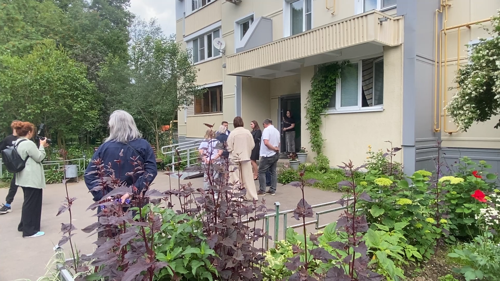 благоустройство территории,   власиха березка, микрорайон березка, микрорайон березка власиха, цветники в березке,