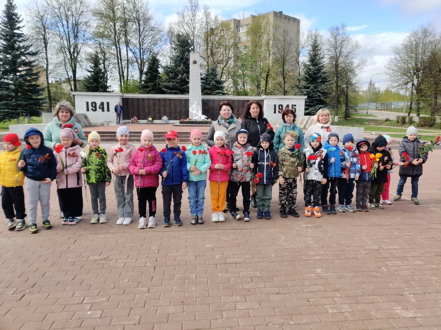 Красноармейск, Пушкинский, детский сад, возложение цветов, День Победы