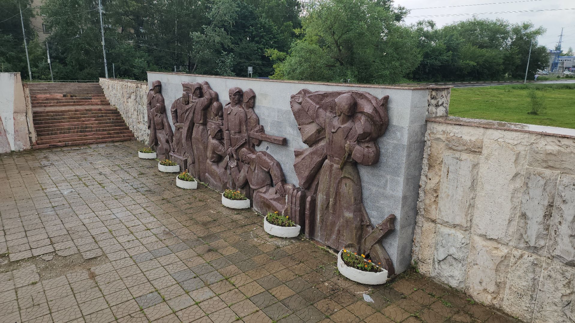 Озеленение , Высадка растений , однолетние цветы, Мемориал , Лобня,