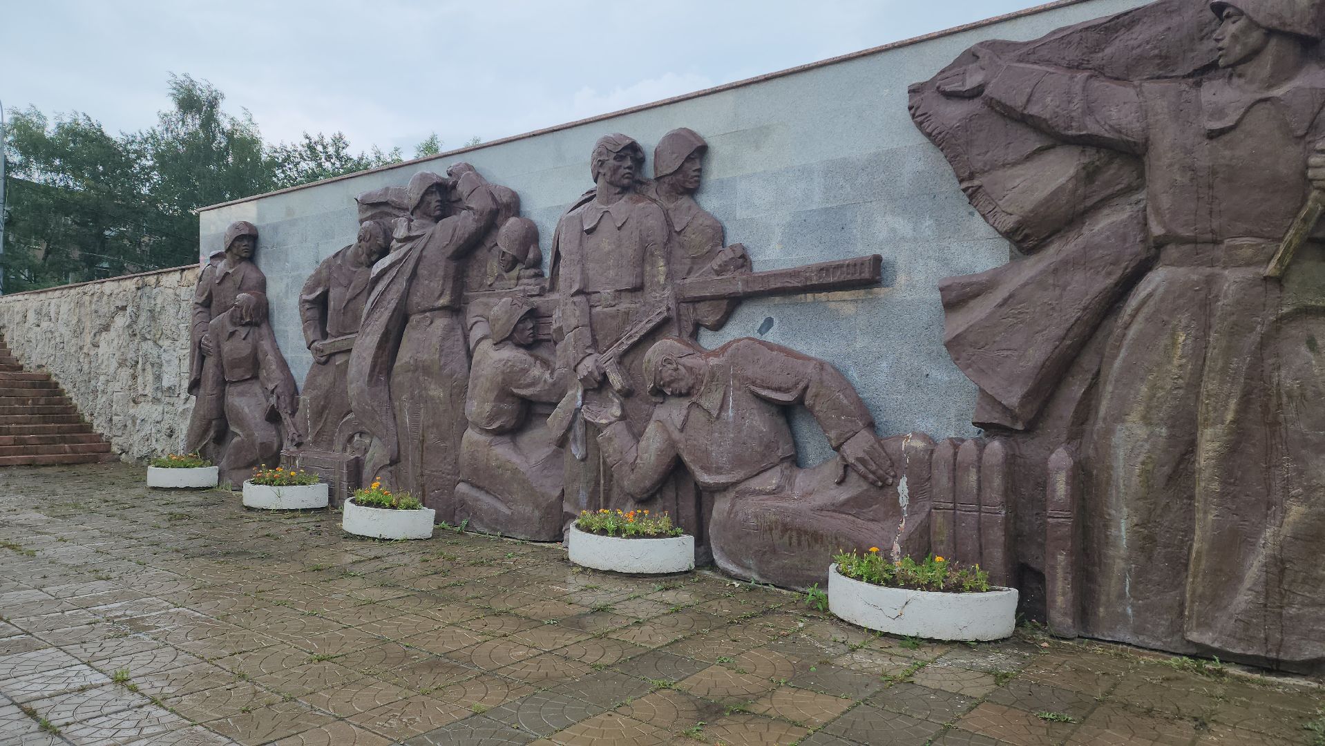 Озеленение , Высадка растений , однолетние цветы, Мемориал , Лобня,