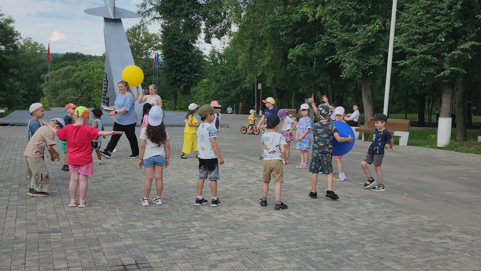 Истра, Парк, Дети, игры на свежем воздухе,