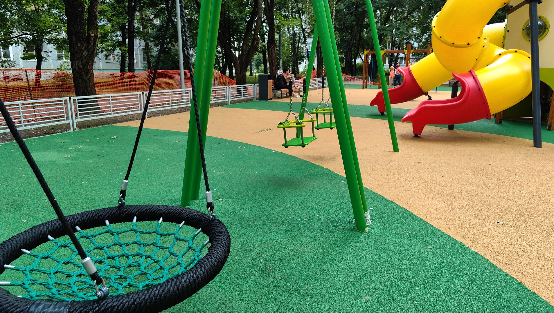 детская площадка, качели, песочница, лавочки,  безопасный регион,