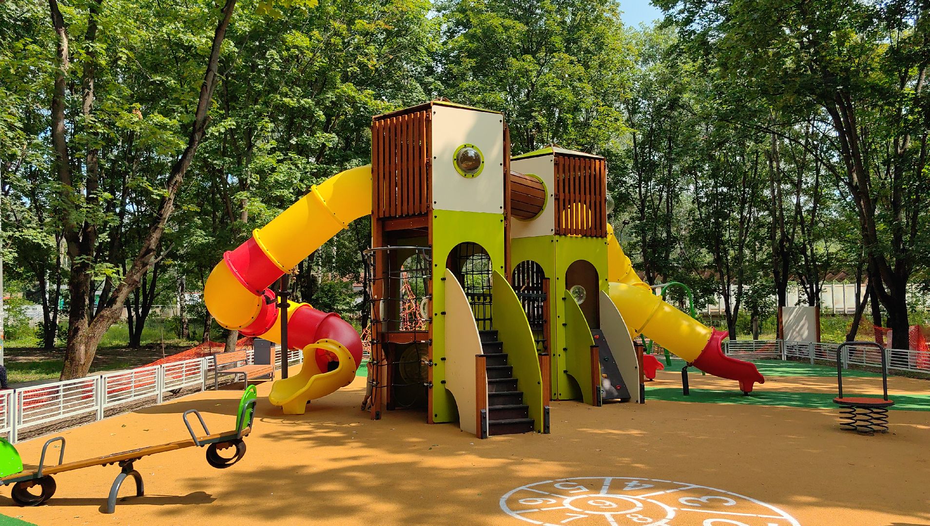 детская площадка, качели, песочница, лавочки,  безопасный регион,