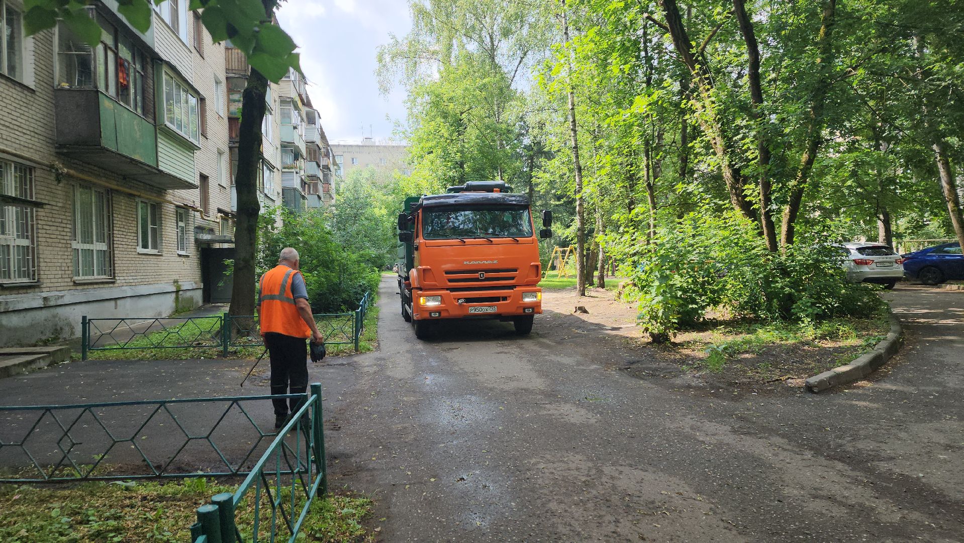 вертикалки, пушкино, засор канализации, засоры, ликвидация утечки, канализационные колодцы, канализационные сети,коммунальная служба,коммунальная техника,