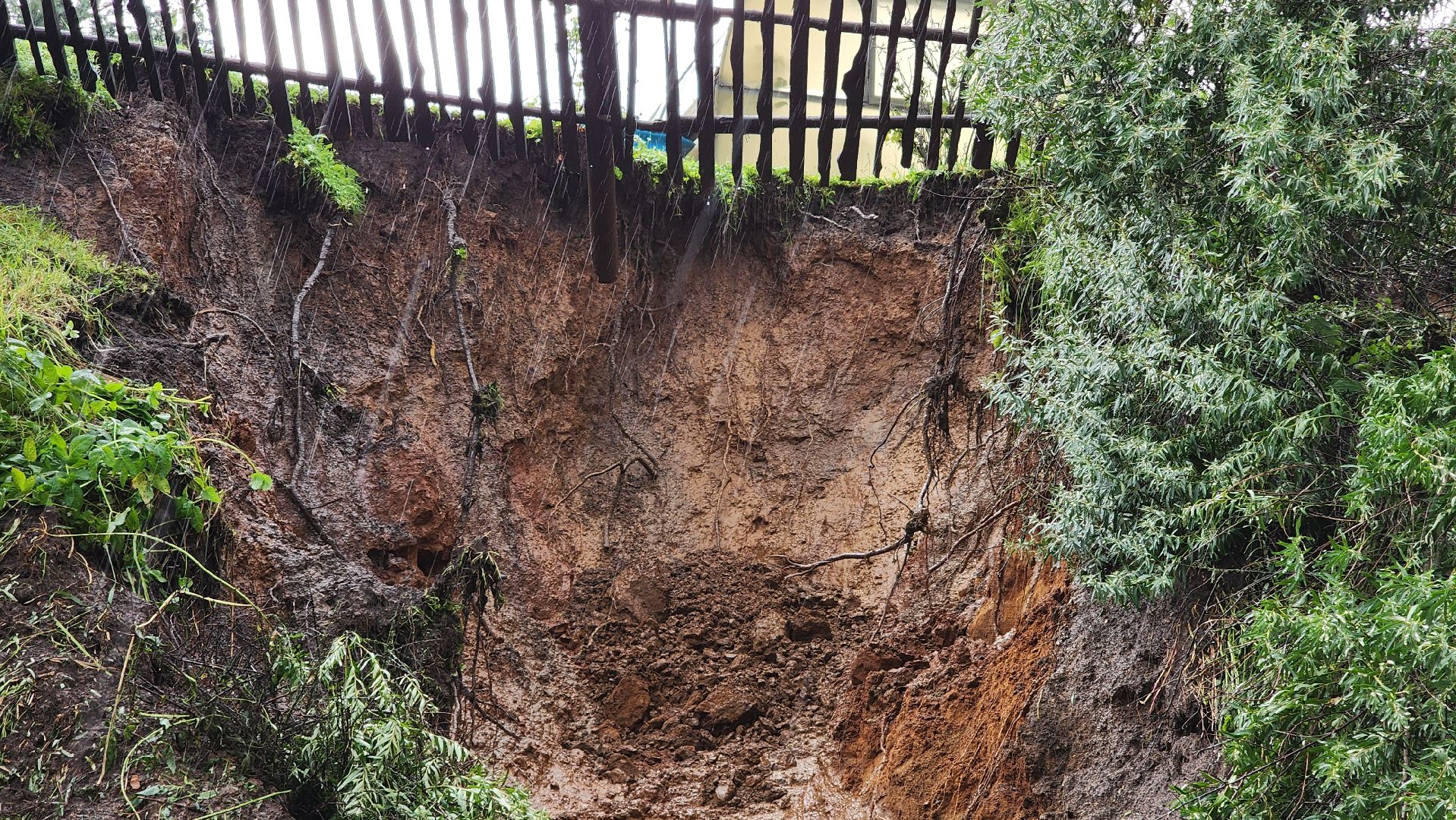 можайск, борисово, сход грунта, разгул стихии,