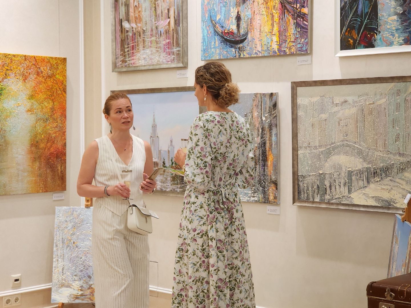 дубна, дк мир, выставка живописи, влад кравчук,