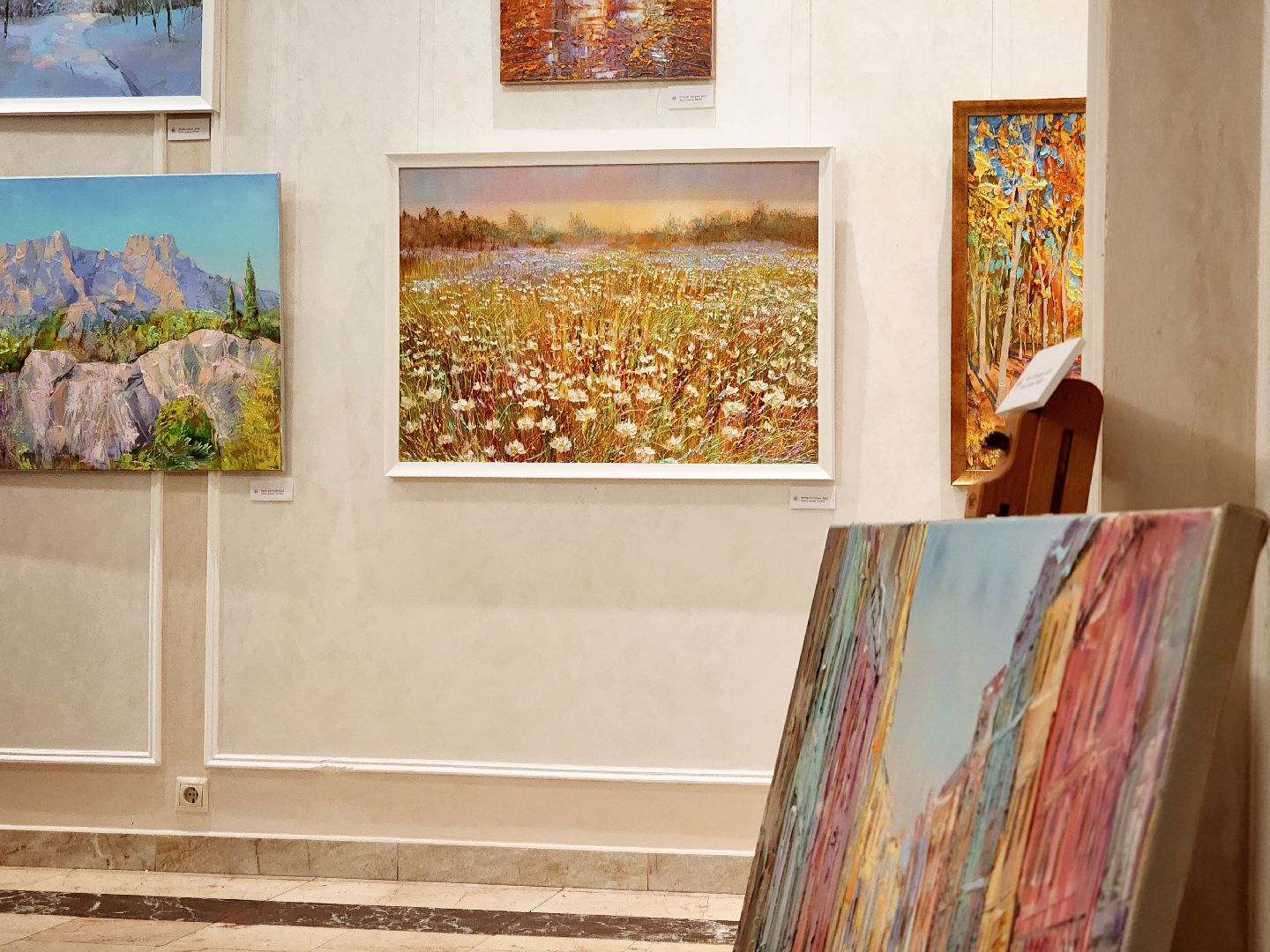 дубна, дк мир, выставка живописи, влад кравчук,